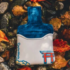 TaylorMade Mt. Fuji -Green Swing Deals Store V97247 zoom D3