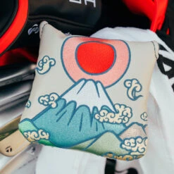 TaylorMade Mt. Fuji -Green Swing Deals Store V97247 zoom D4